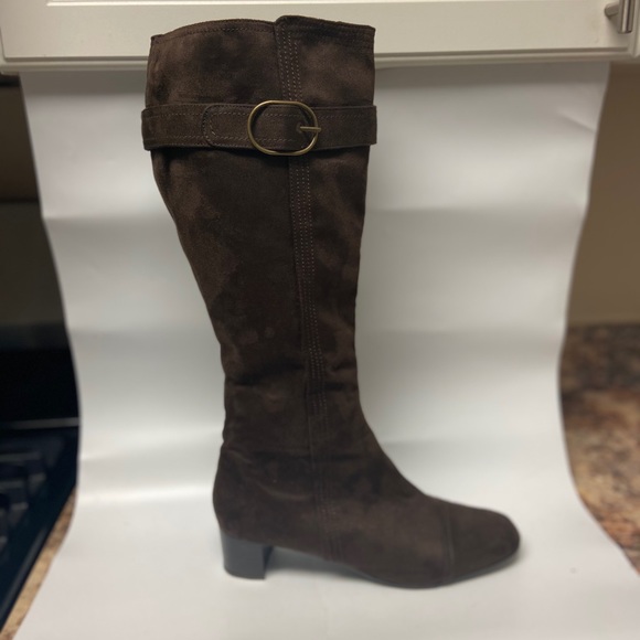 Pesaro Brown Suede Tall Chunky Heel Boot w Buckle - Picture 2 of 8